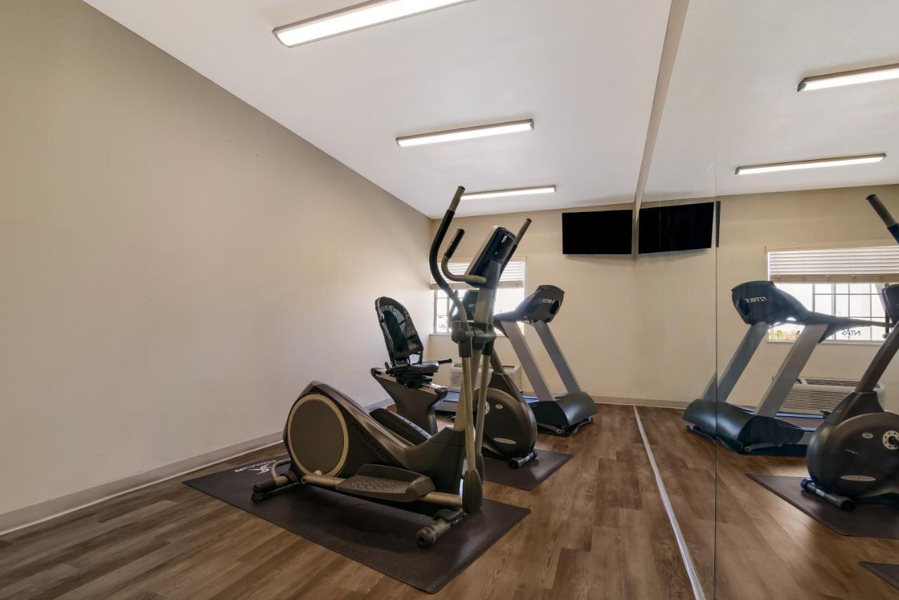 Surestay Plus Hotel By Best Western Топика Экстерьер фото