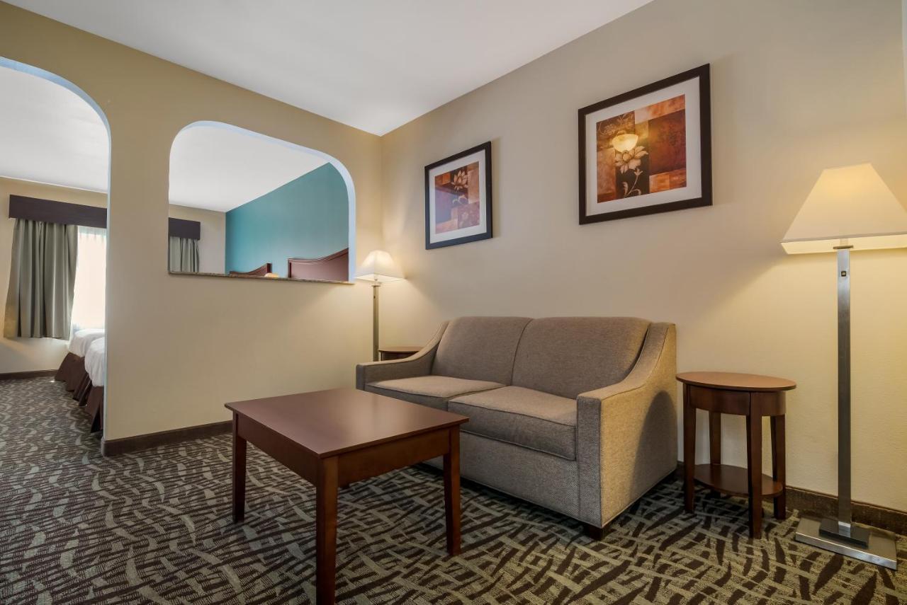 Surestay Plus Hotel By Best Western Топика Экстерьер фото