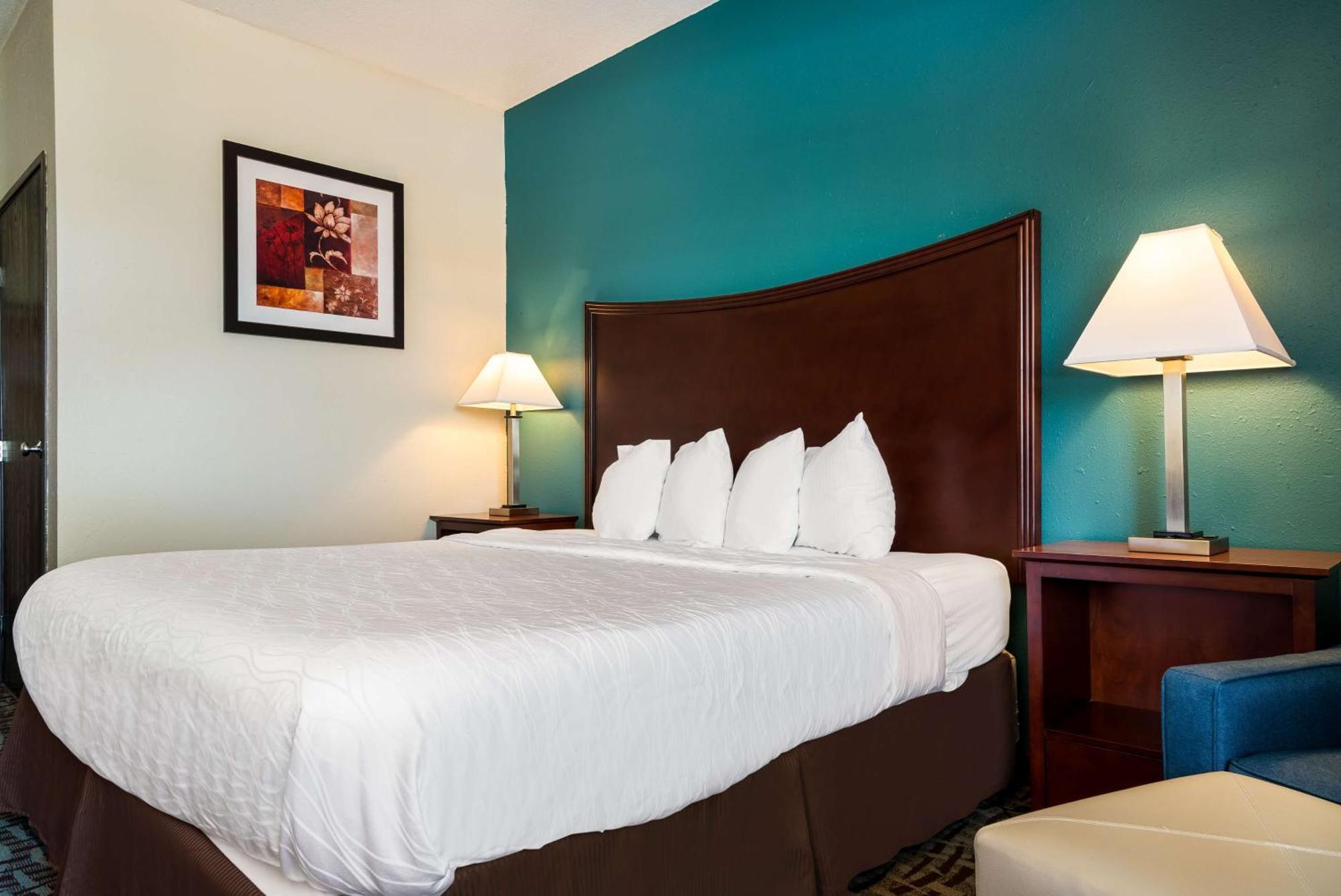 Surestay Plus Hotel By Best Western Топика Экстерьер фото